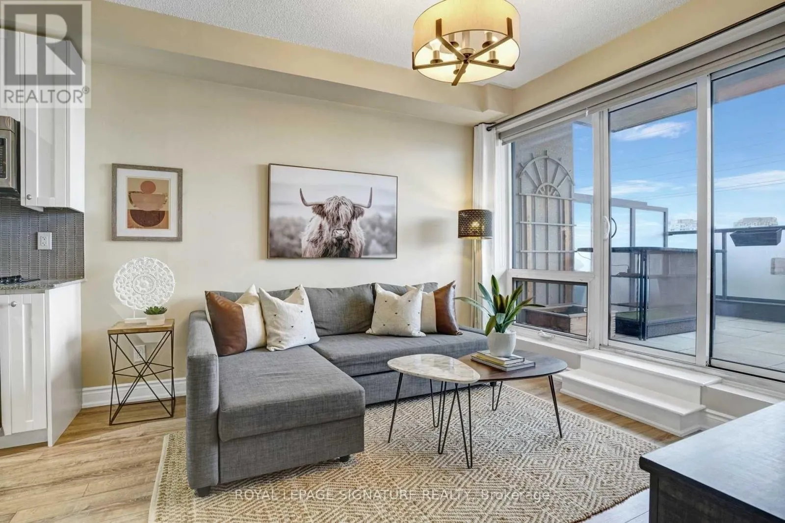306A - 9088 YONGE STREET