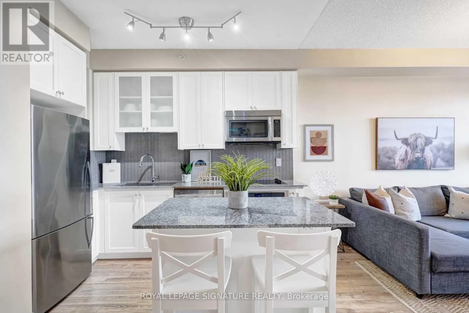 306A - 9088 YONGE STREET
