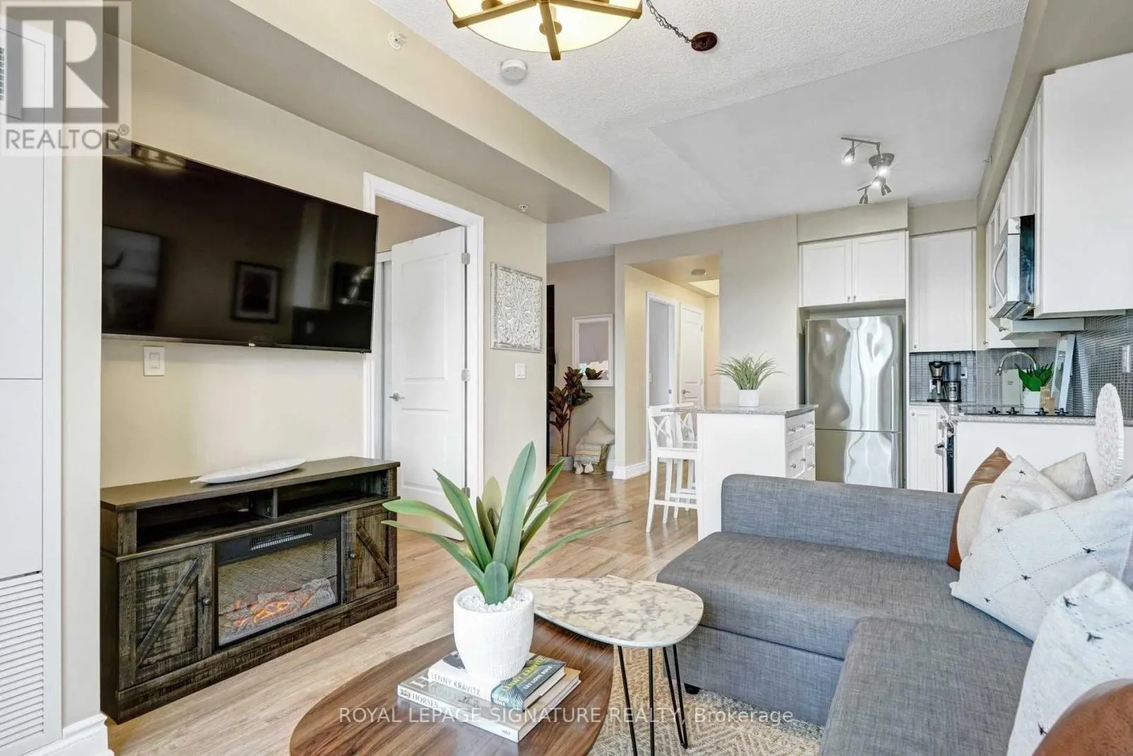 306A - 9088 YONGE STREET
