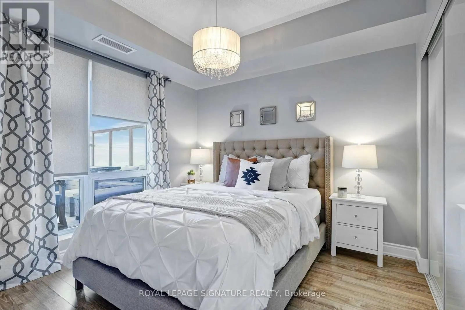 306A - 9088 YONGE STREET