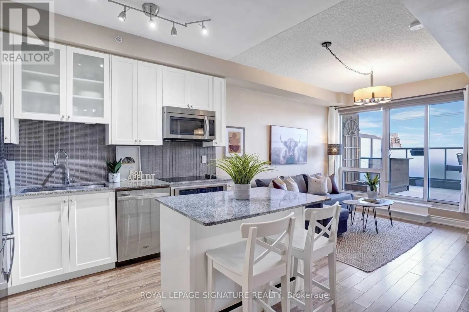 306A - 9088 YONGE STREET