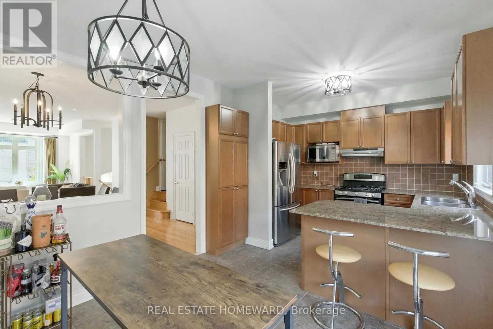4 ISAAC DEVINS AVENUE
