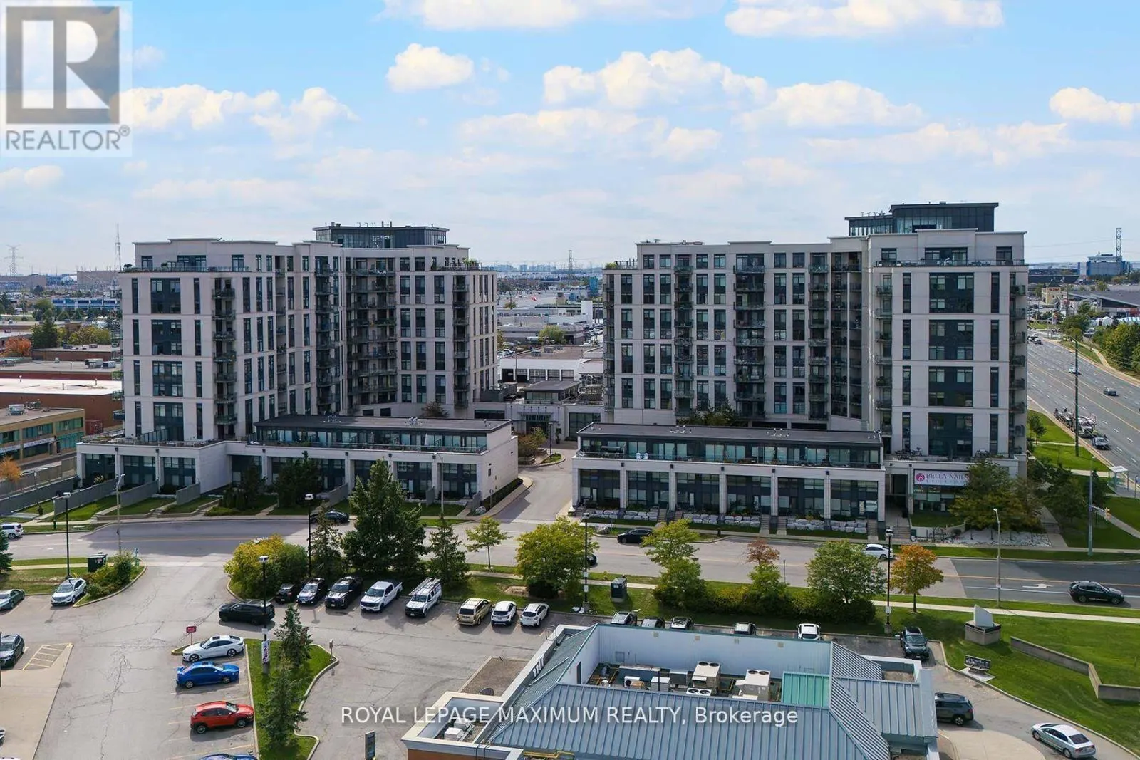 312 - 12 WOODSTREAM BOULEVARD
