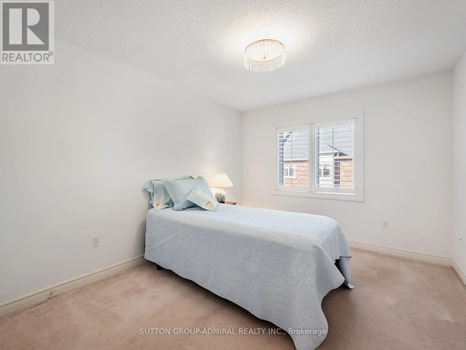 26 - 255 SHAFTSBURY AVENUE