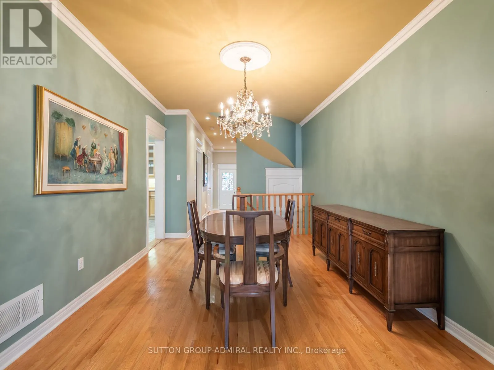 26 - 255 SHAFTSBURY AVENUE
