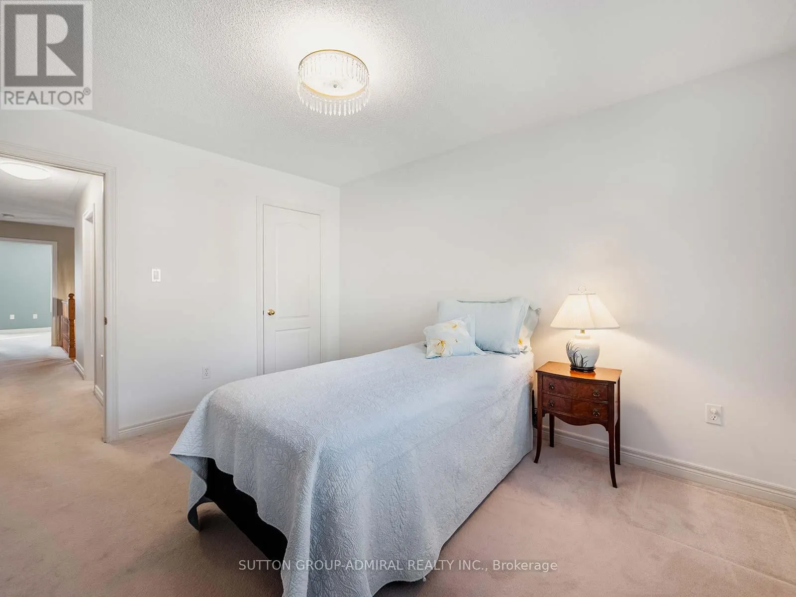 26 - 255 SHAFTSBURY AVENUE