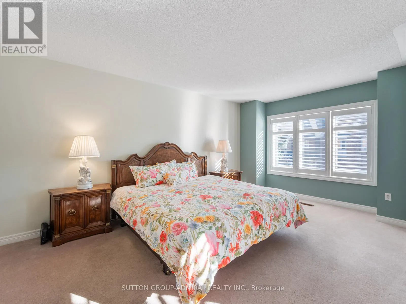26 - 255 SHAFTSBURY AVENUE
