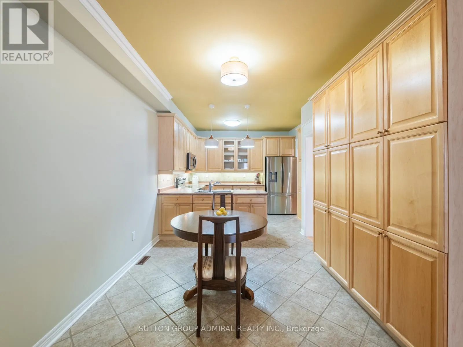 26 - 255 SHAFTSBURY AVENUE