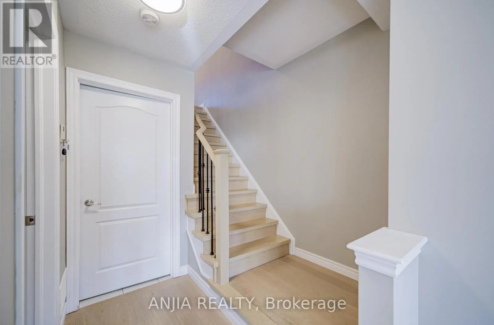 5 VALLIERE DRIVE