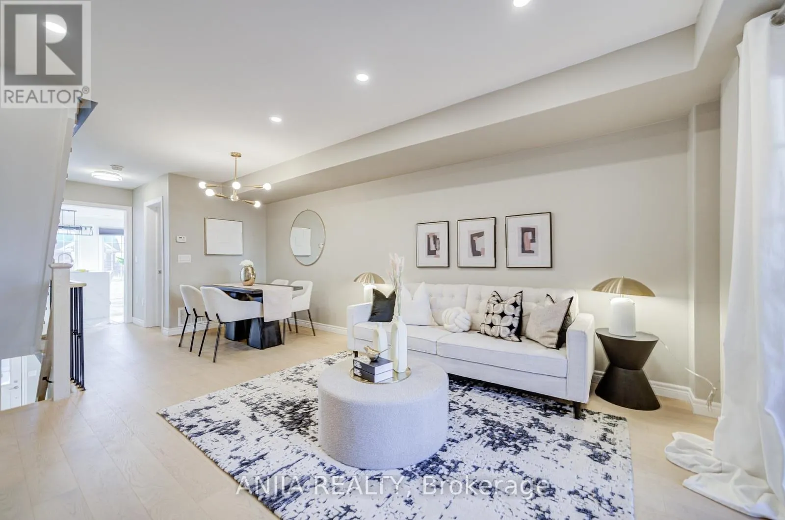 5 VALLIERE DRIVE