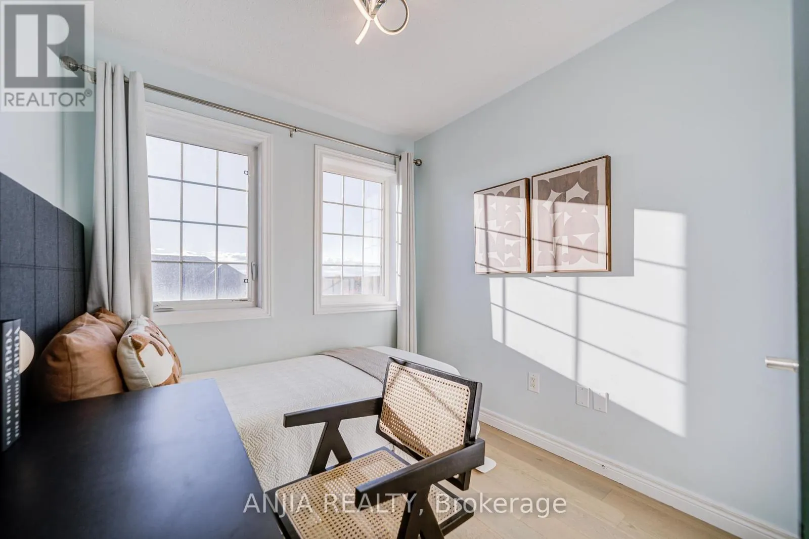 5 VALLIERE DRIVE