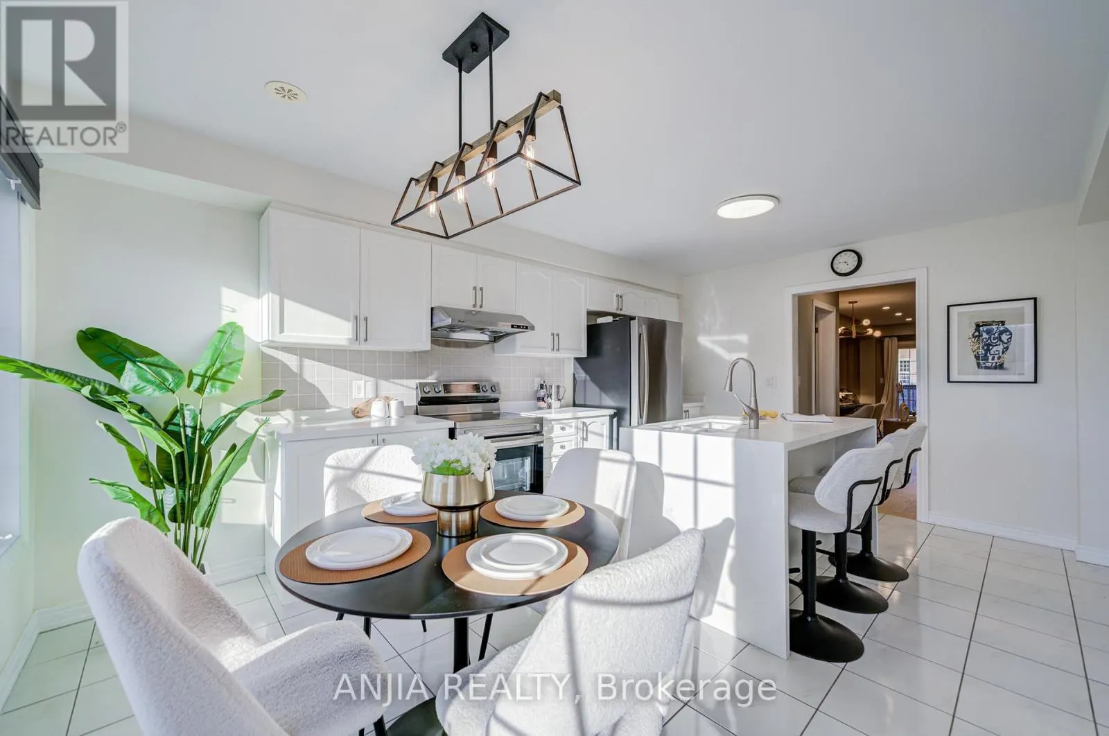 5 VALLIERE DRIVE