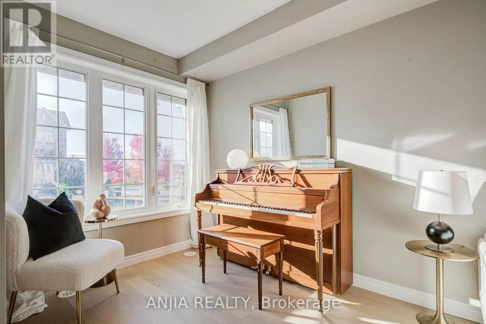 5 VALLIERE DRIVE
