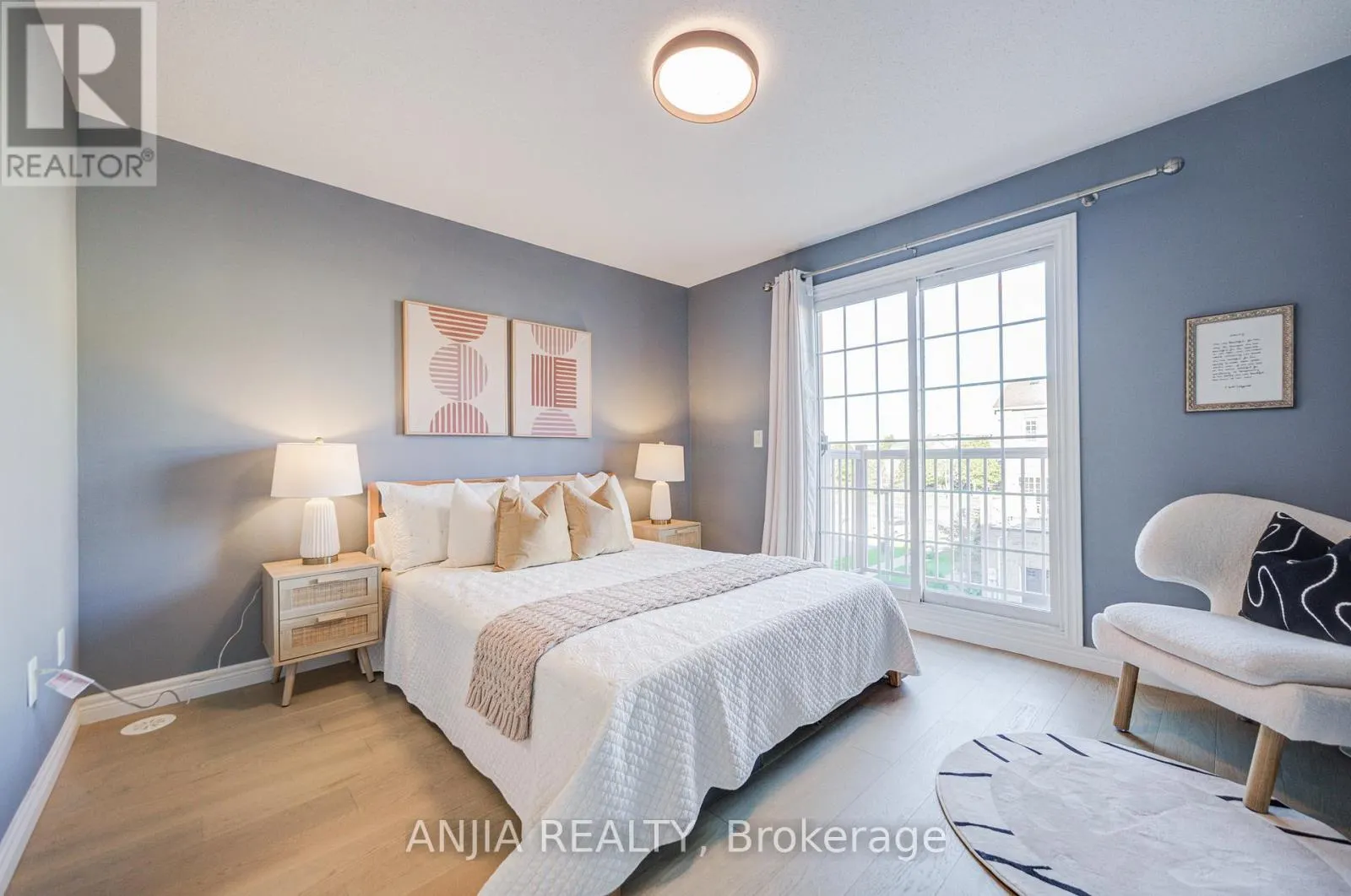 5 VALLIERE DRIVE