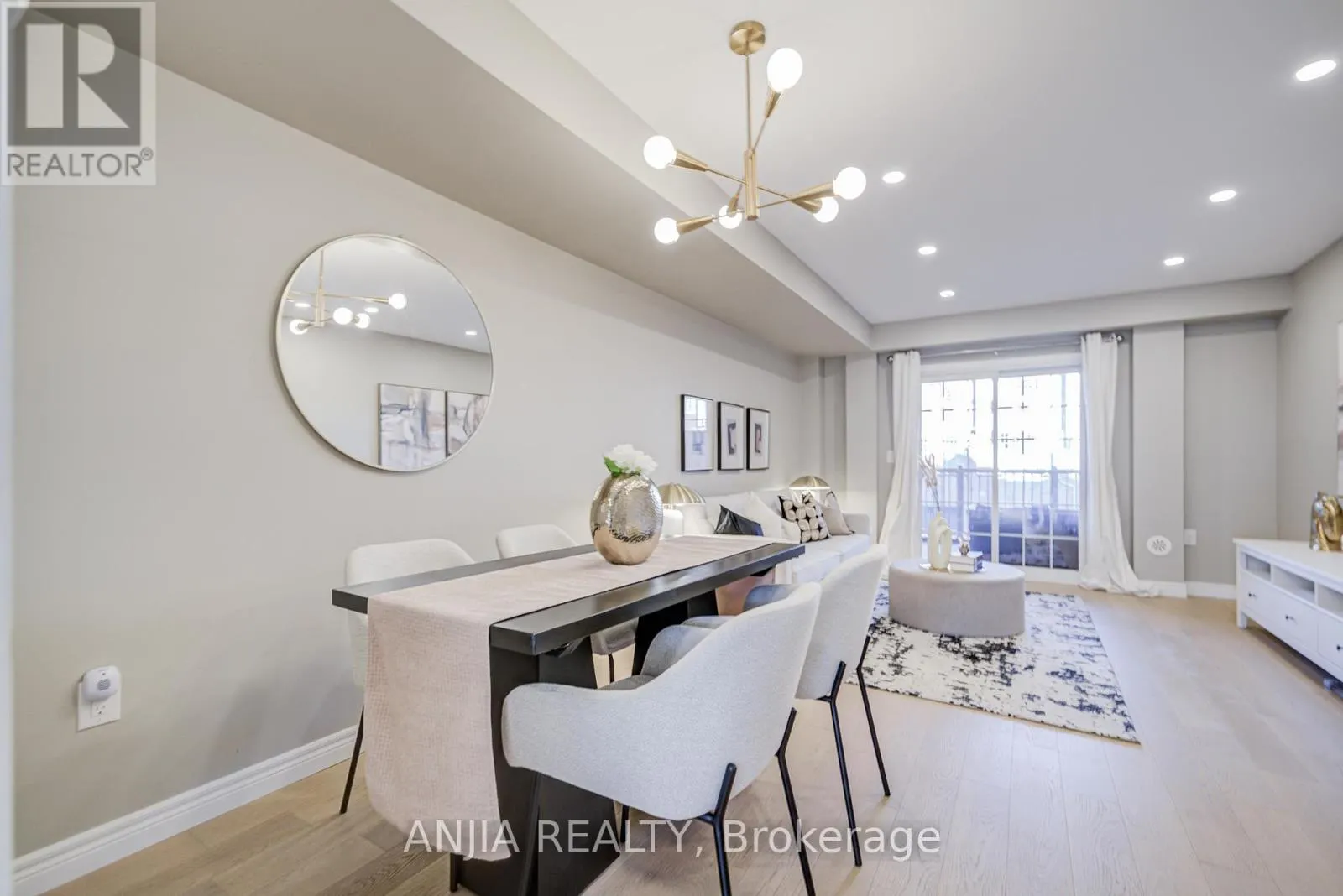 5 VALLIERE DRIVE