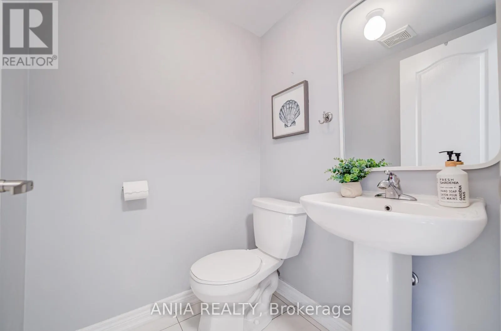 5 VALLIERE DRIVE