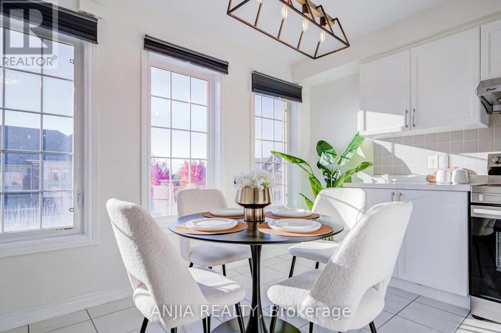 5 VALLIERE DRIVE