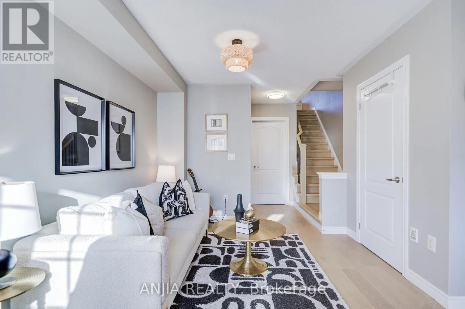 5 VALLIERE DRIVE