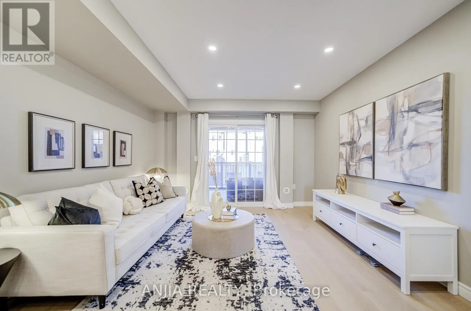 5 VALLIERE DRIVE