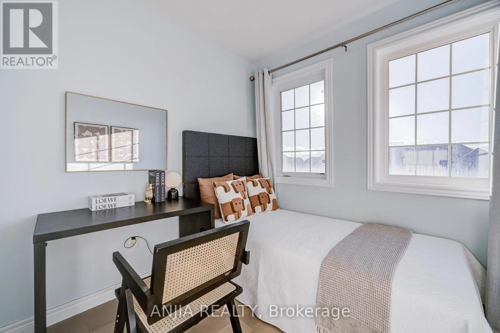 5 VALLIERE DRIVE