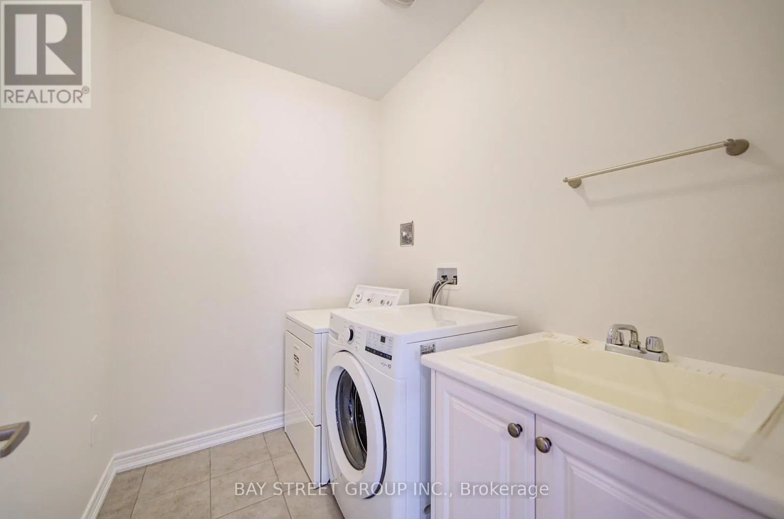 87 MCCAGUE AVENUE
