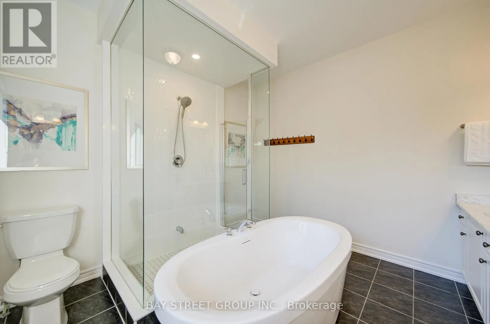 87 MCCAGUE AVENUE