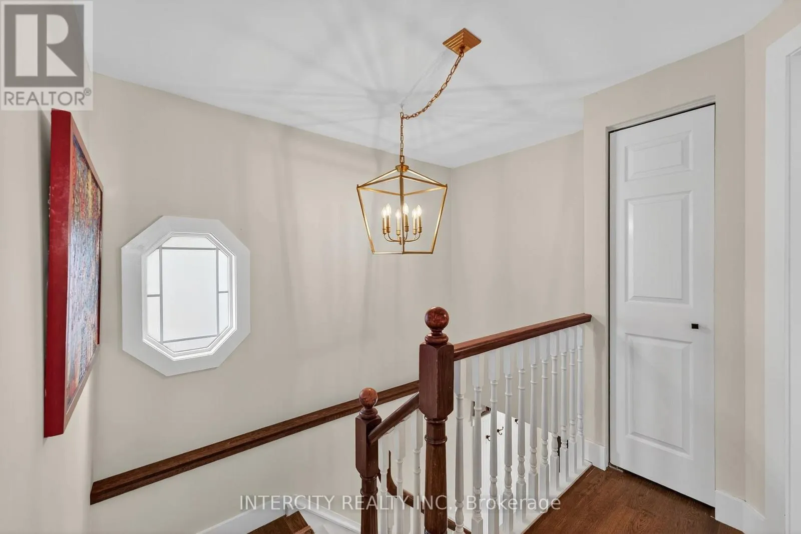 107 ALBERT STREET E