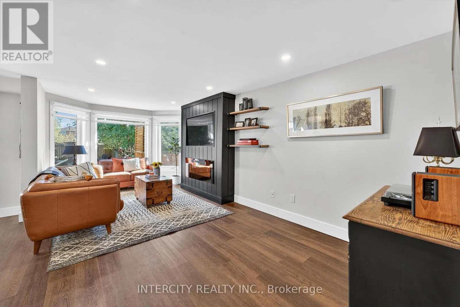 107 ALBERT STREET E