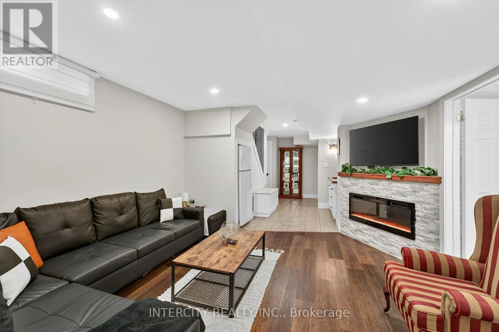 107 ALBERT STREET E