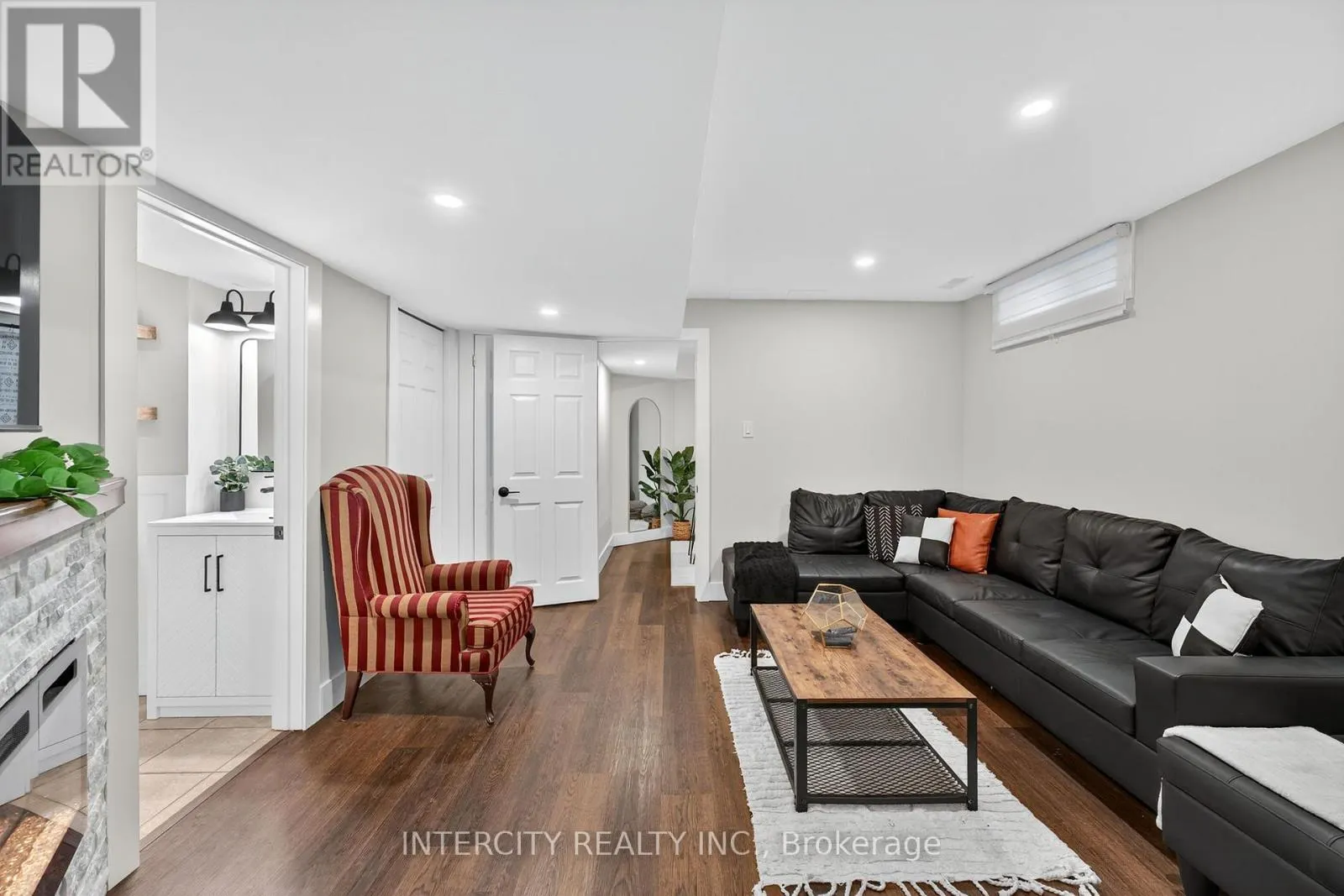 107 ALBERT STREET E