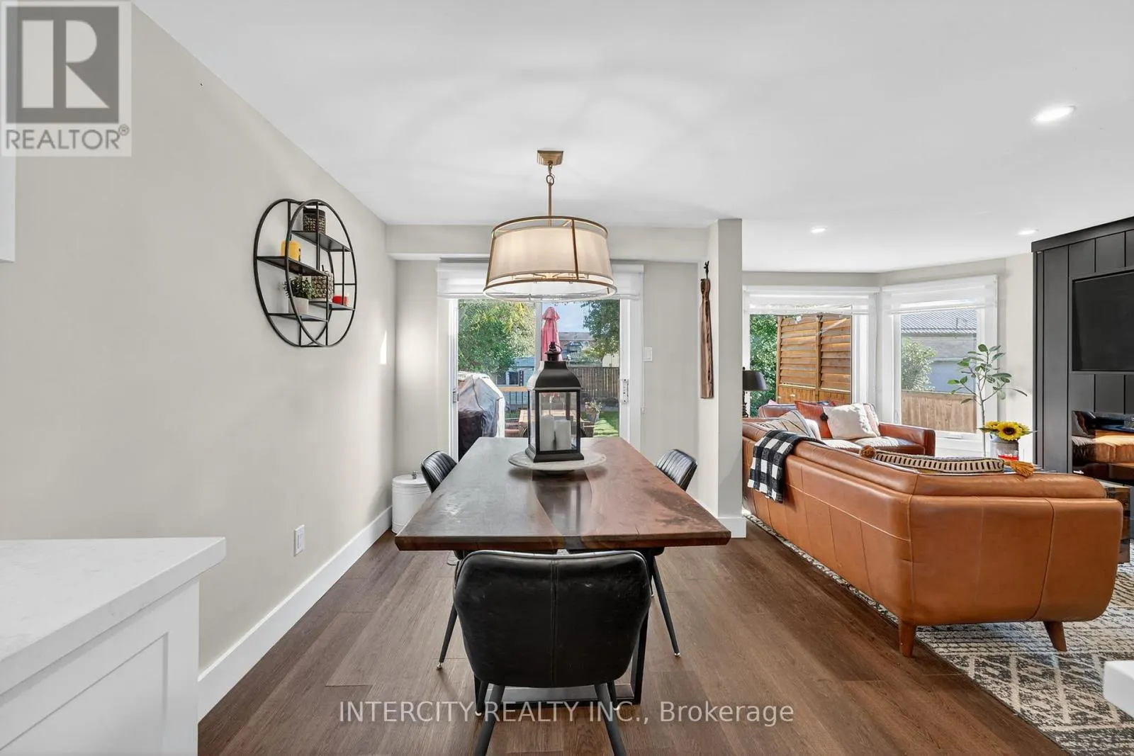 107 ALBERT STREET E