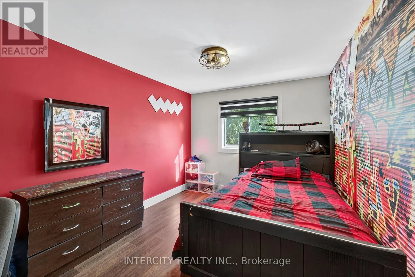 107 ALBERT STREET E