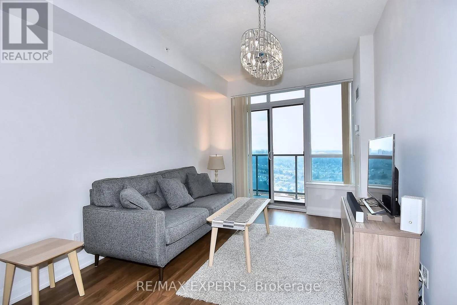 2433 - 7161 YONGE STREET