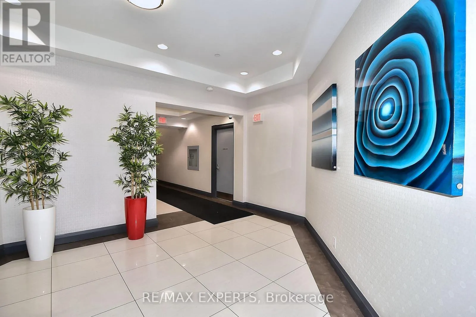 2433 - 7161 YONGE STREET