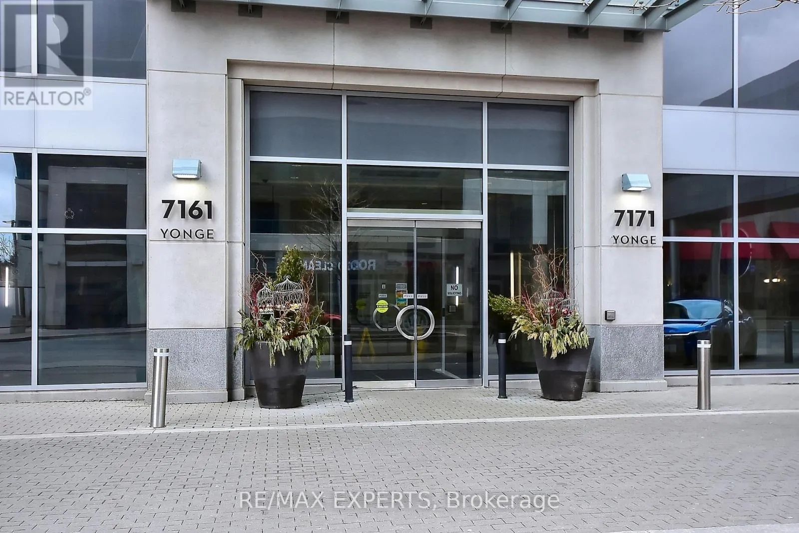 2433 - 7161 YONGE STREET