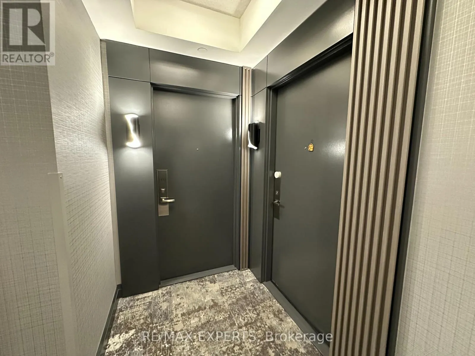 2433 - 7161 YONGE STREET