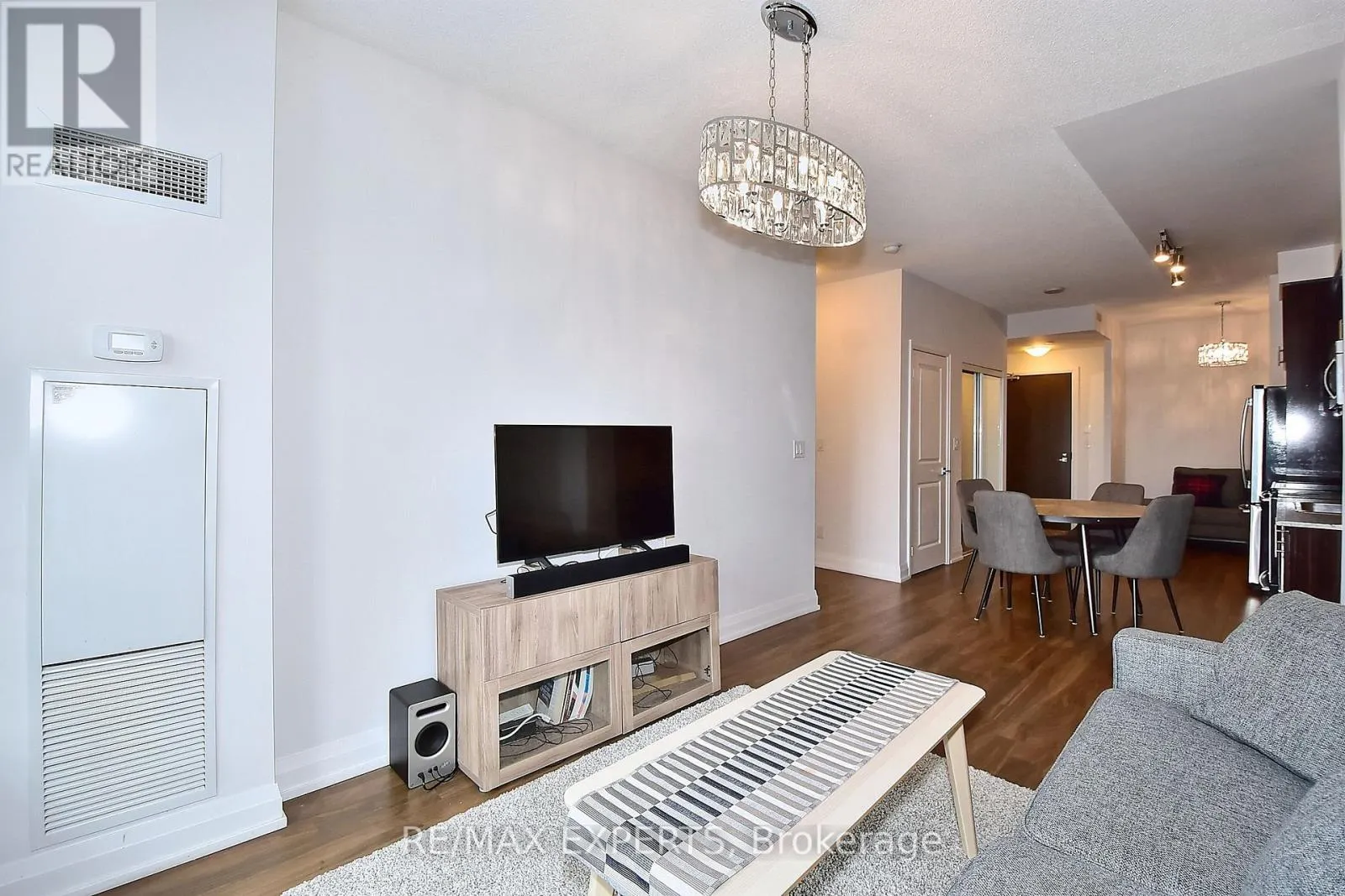 2433 - 7161 YONGE STREET
