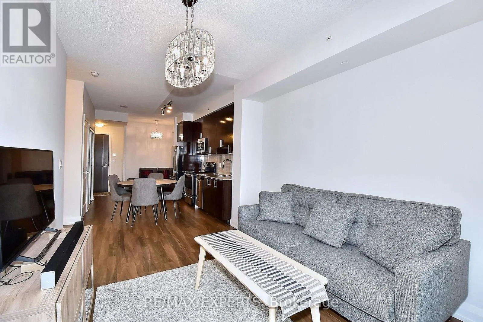 2433 - 7161 YONGE STREET