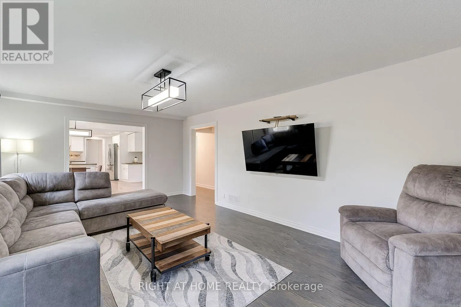 32 GRANDVIEW CRESCENT