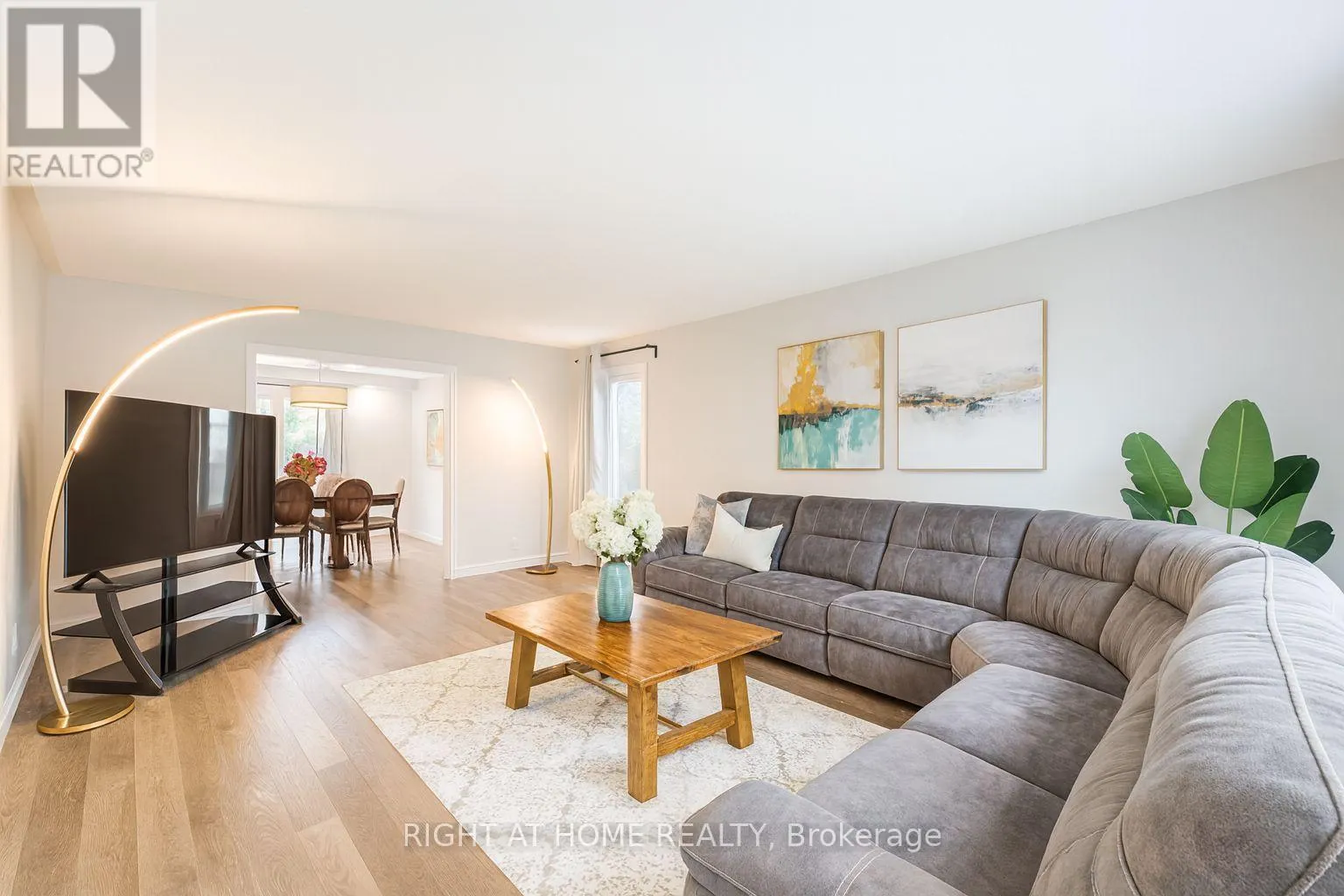 32 GRANDVIEW CRESCENT