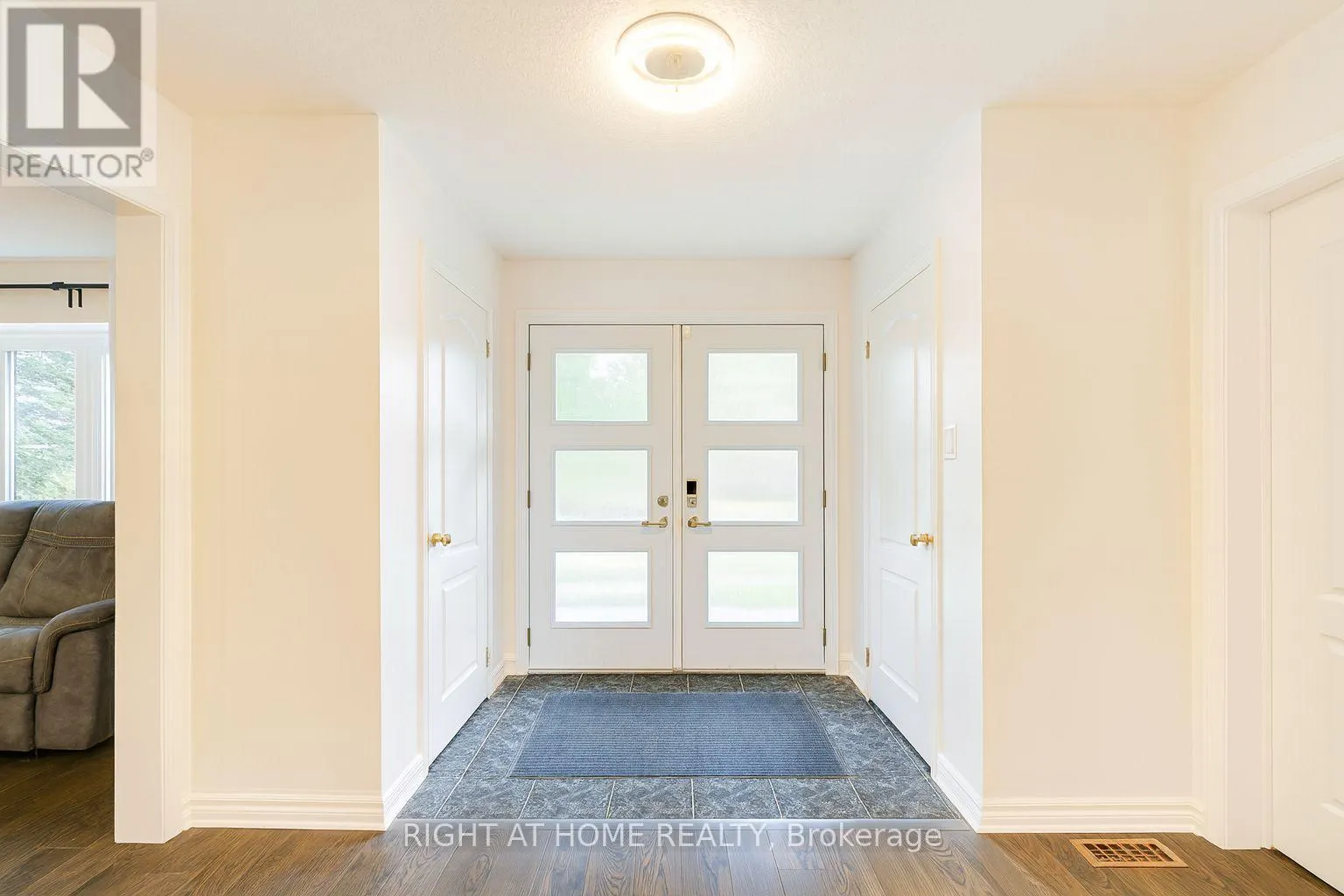 32 GRANDVIEW CRESCENT
