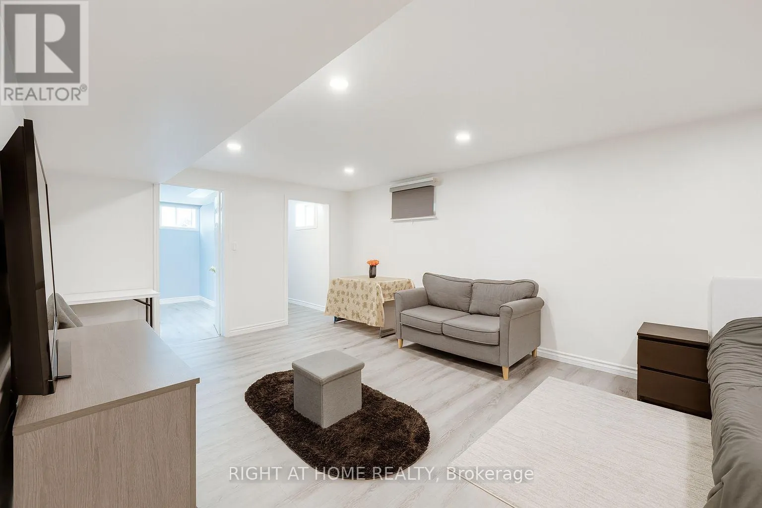 32 GRANDVIEW CRESCENT