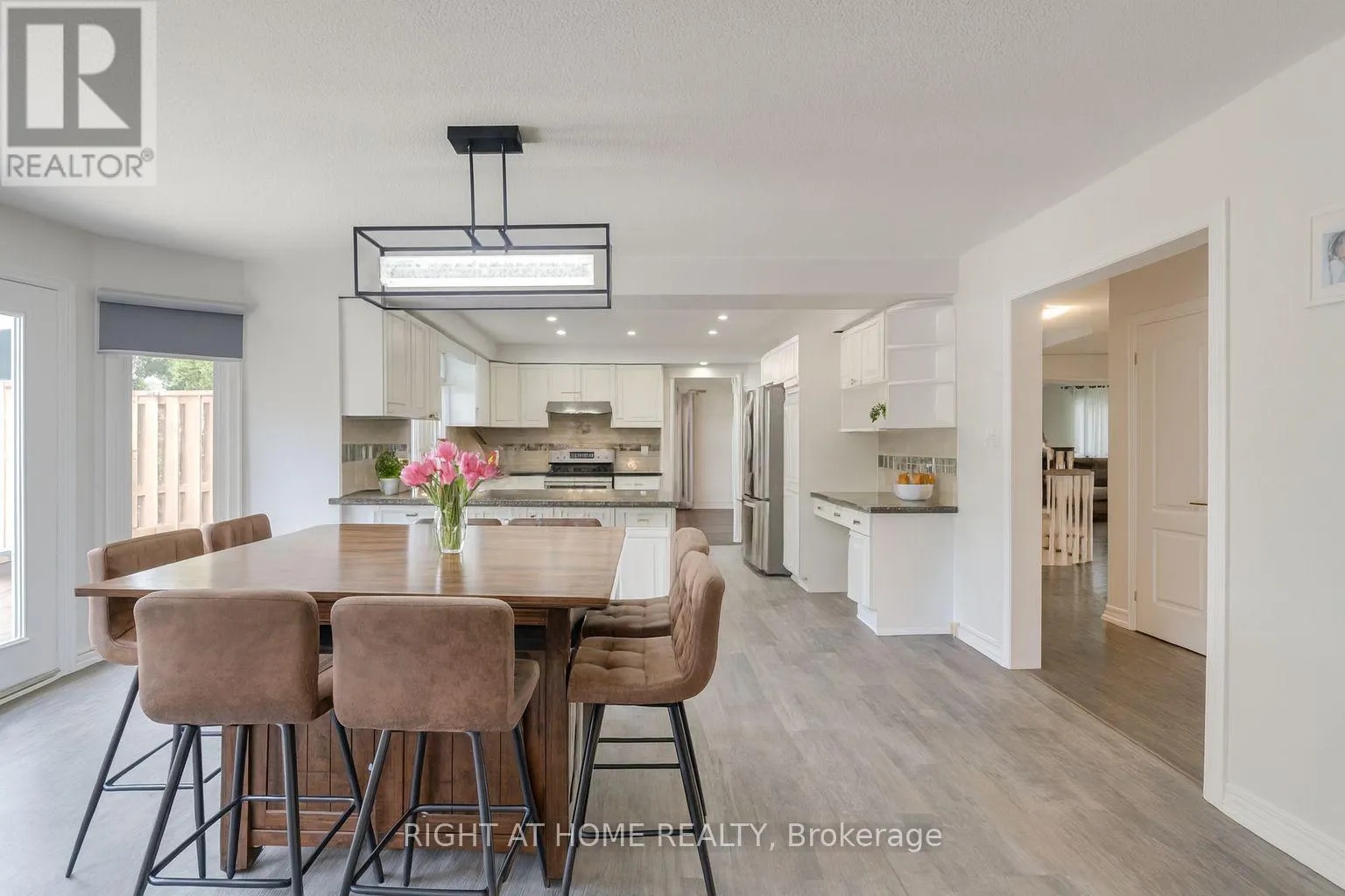 32 GRANDVIEW CRESCENT