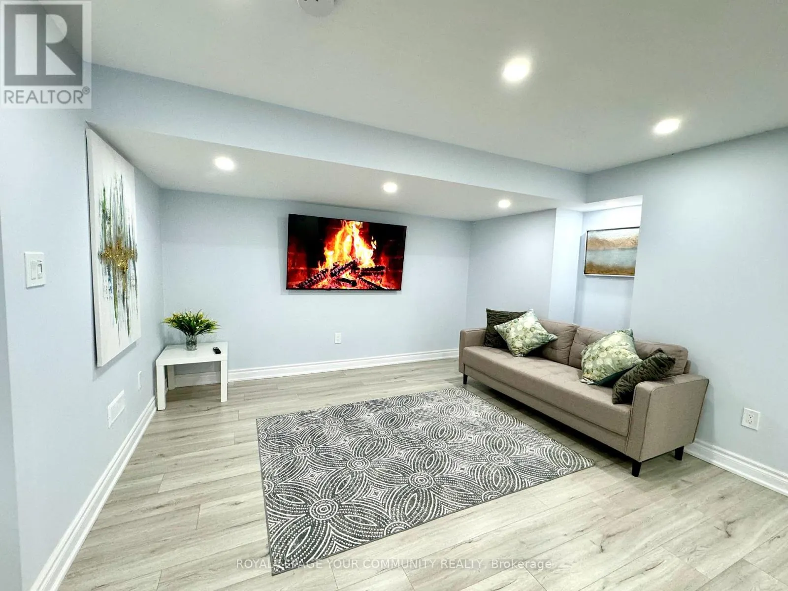 LOWER - 51 CAYTON CRESCENT