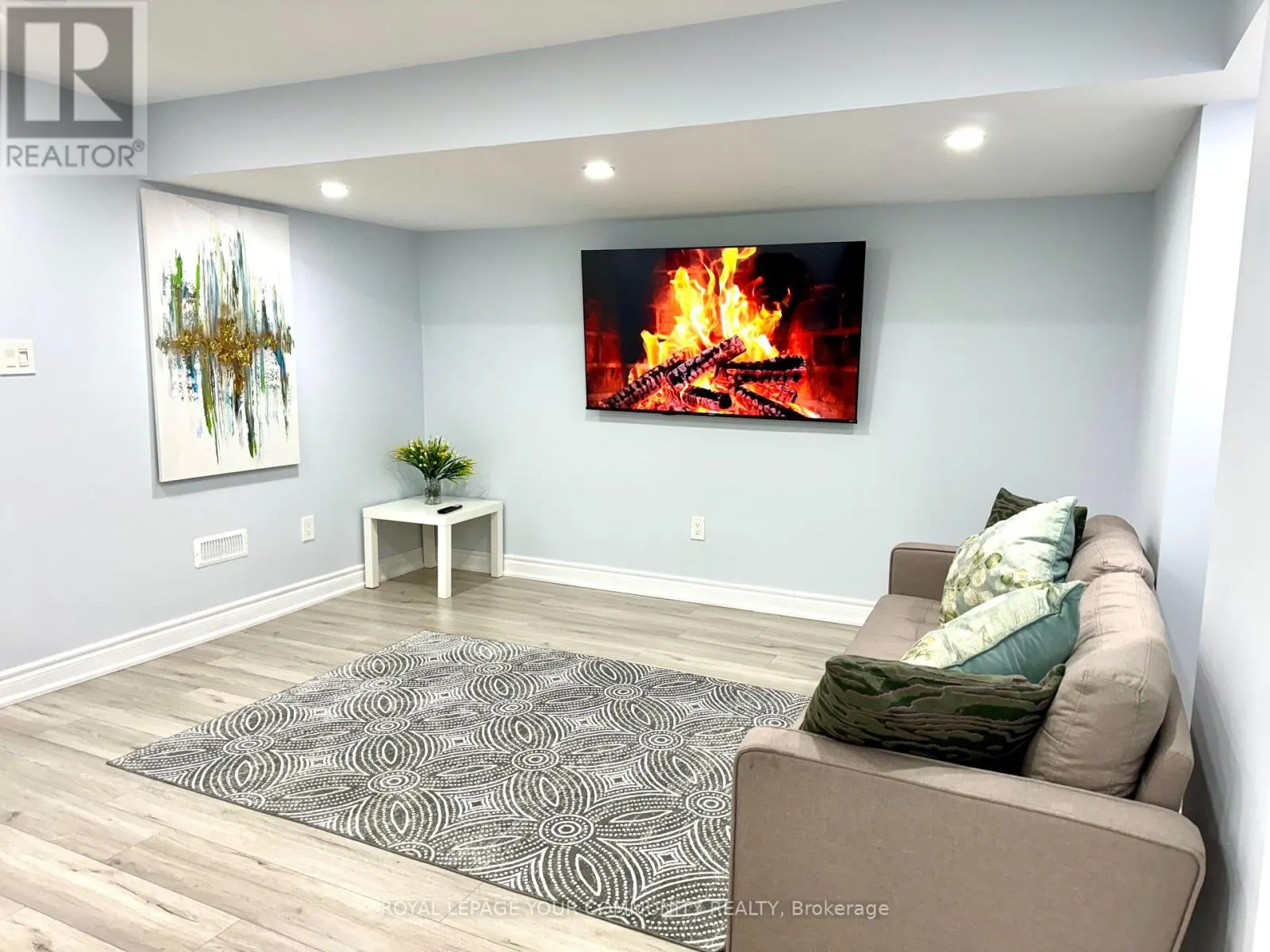 LOWER - 51 CAYTON CRESCENT