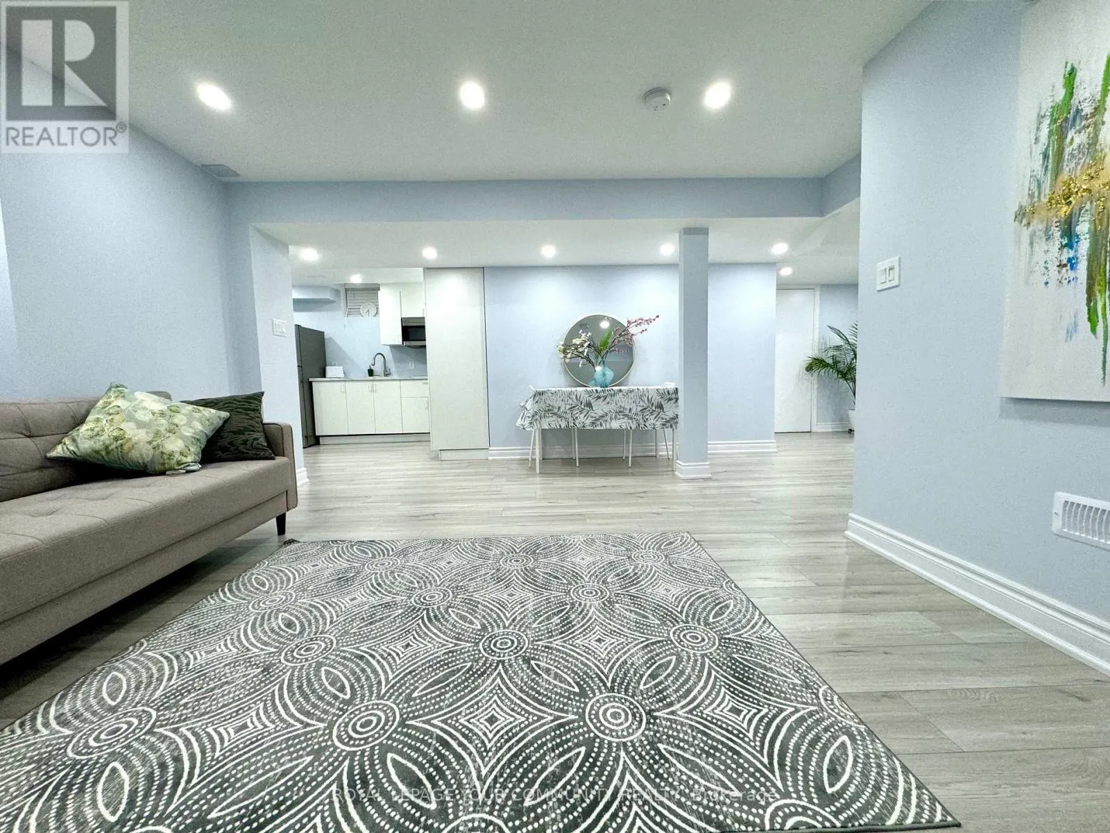 LOWER - 51 CAYTON CRESCENT