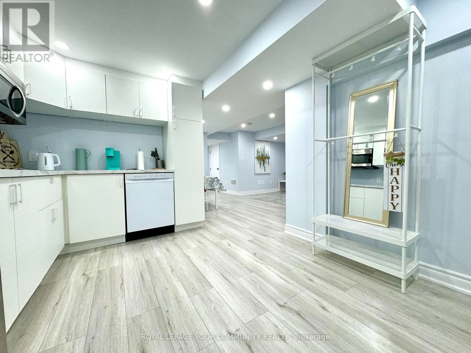 LOWER - 51 CAYTON CRESCENT