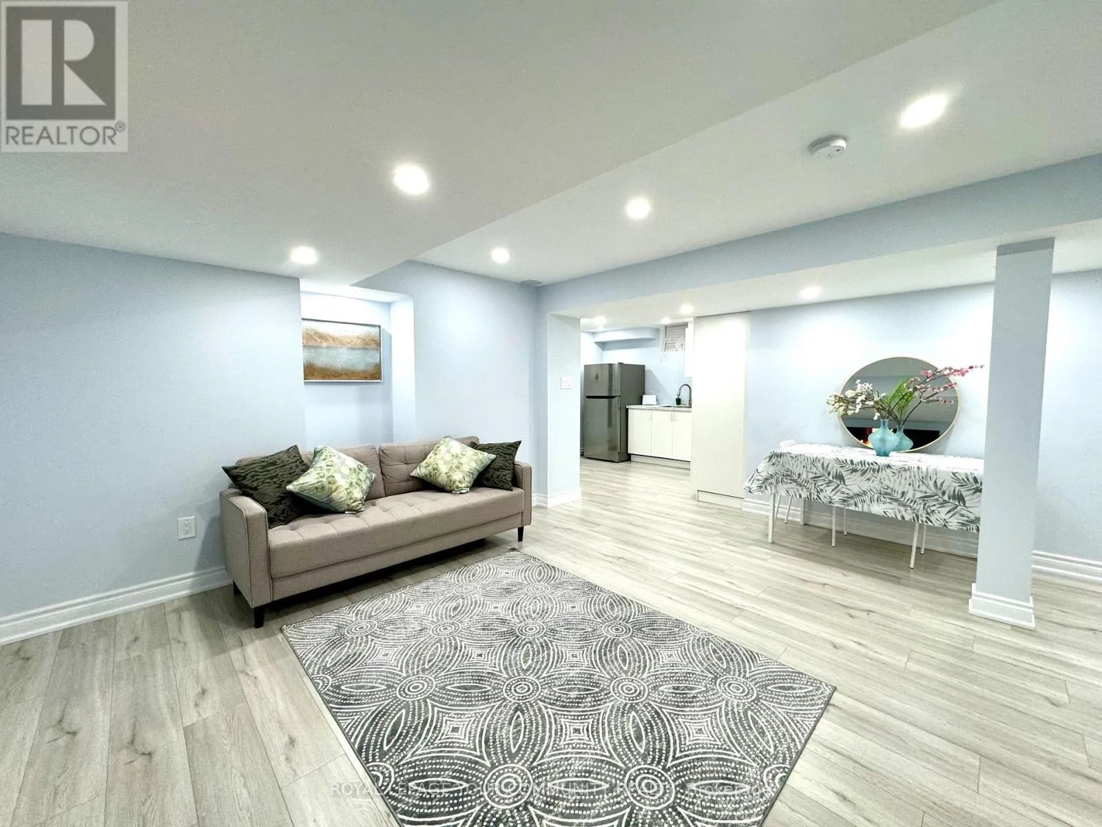 LOWER - 51 CAYTON CRESCENT
