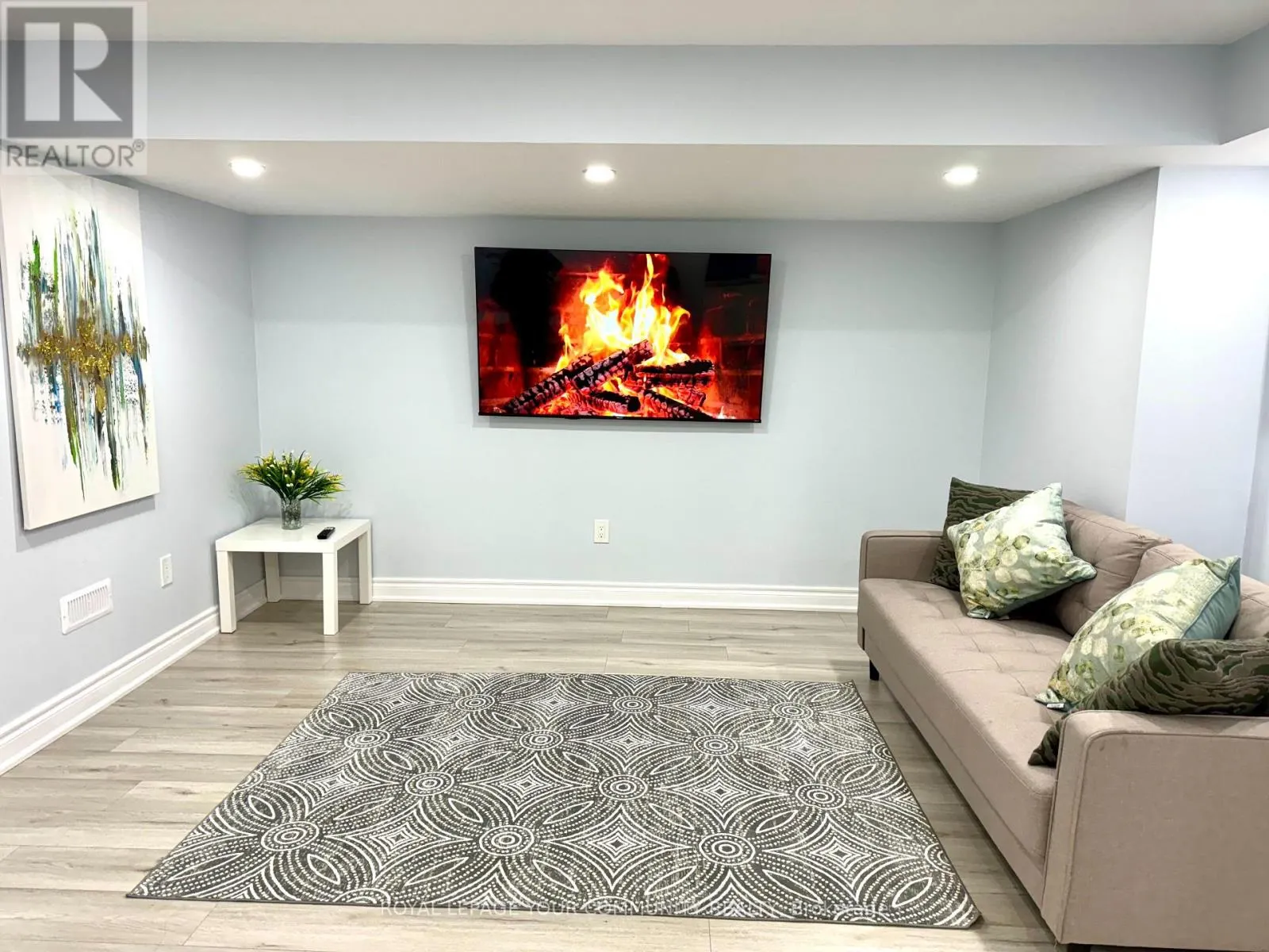 LOWER - 51 CAYTON CRESCENT