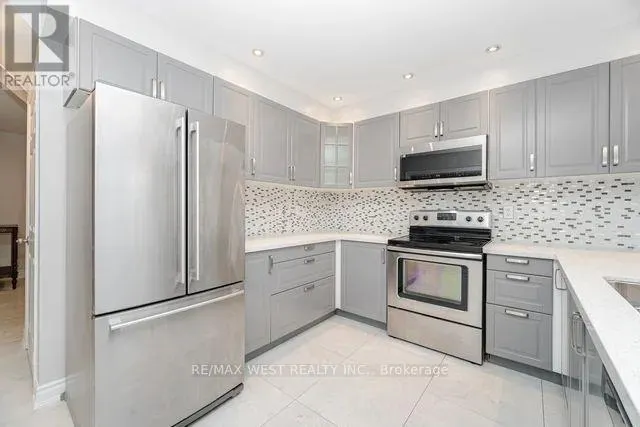 86 DINA ROAD